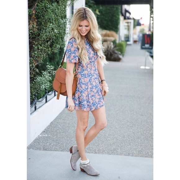 Revolve Tularosa Dress XS Iris Floral Fit Flare Spring Vacation Trip Party Vaca - Picture 1 of 16